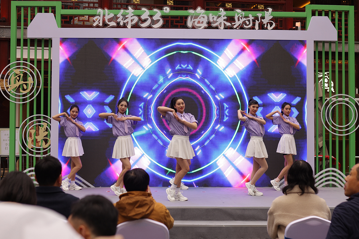 8歌舞开场《yes ok》.jpg 8歌舞开场《yes ok》.jpg